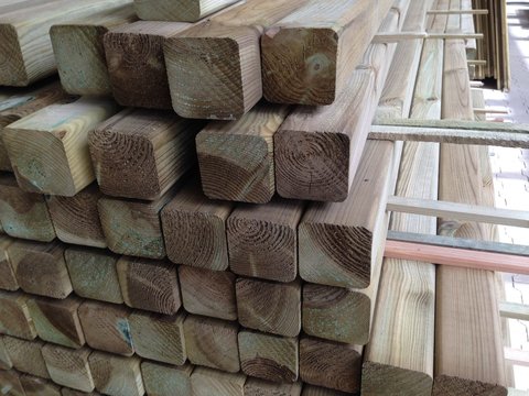 KDI Kesseldruck impr&auml;gnierte Holzpfosten f&uuml;r den Au&szlig;eneinsatz