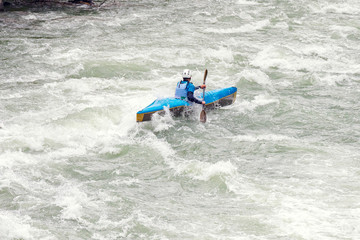 canoa fra le rapide © Silvano Rebai