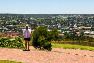 Fototapeta na wymiar The town of Grahamstown from the view point of the 1820 settler's monument.