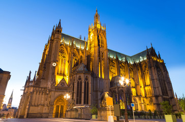 Kathedrale Saint-Etienne bei Nacht in Metz an der Mosel Frankreich