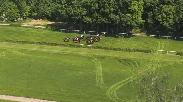  Horse Race Pferderennbahn - Aerial Drone 4k - following horses fast 