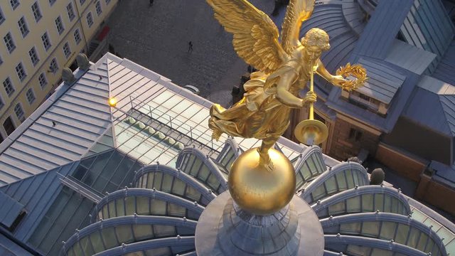 Golden Angel - goldener Engel Dresden aerial Fama Zitronenpresse