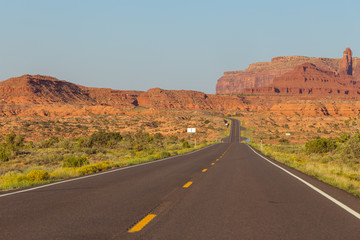 Fototapeta na wymiar The way toward Monument Valley Navajo Tribal Park