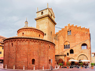 Rotonda San Lorenzo on Piazza delle Erbe in Mantua