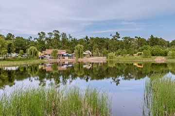 Fototapeta na wymiar Reflections at the lake 