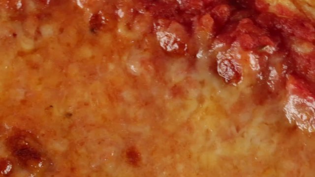 Pizza margherita napoletana