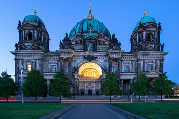 Fototapeta na wymiar Berlin Cathedral at night, Germany