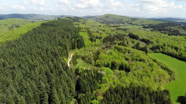 vol au dessus des for&ecirc;ts et de la campagne du Jura 
