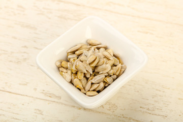 Peeled sunflower seeds