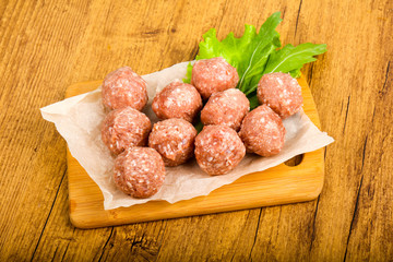 Raw meat balls