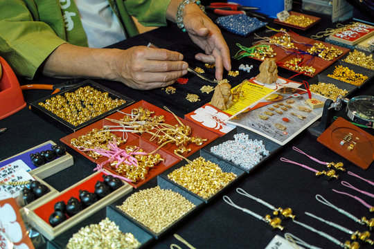 根付け組み立ての実演