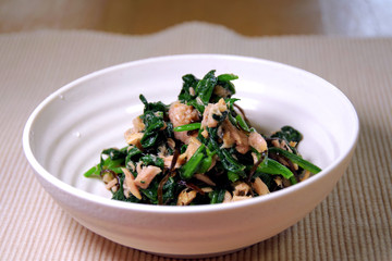 ほうれん草とツナの塩昆布和え