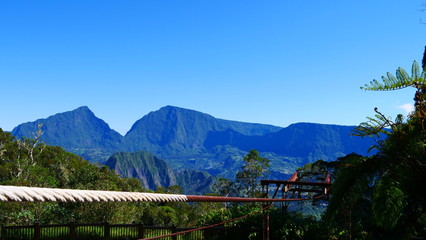 Câble du téléphérique du gîte de Bélouve, cirque de Salazie, La Réunion