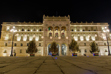 Obraz premium Palaces of Trieste. Night of dreams in Piazza dell'Unità