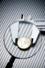 Naklejka premium calibrating the Euro