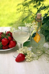 gesundheit trinken   holundersirup