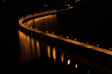 Brücke im Dunkeln