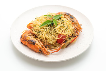 stir-fried spaghetti with grilled shrimps and tomatoes