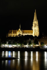 Fototapeta na wymiar Regensburger Dom bei Nacht