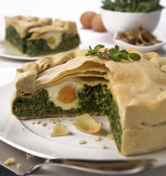 Torta pasqualina (spicy Easter cake with egg, Italy)