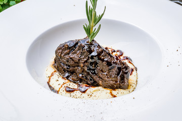 Beef cheeks with mashed potatoes