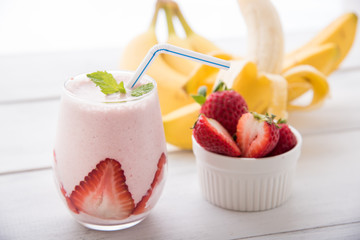 strawberry and banana smoothie