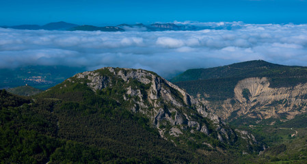 Nebel in den Bergen des Drome