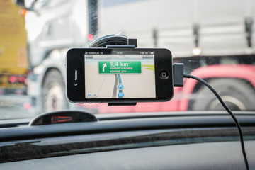 Phone GPS on Car Windshield