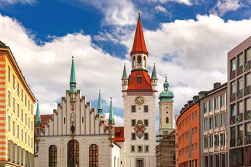 Fototapeta na wymiar Old Town Hall on the central square Marienplatz in Munich, Bavaria, Germany