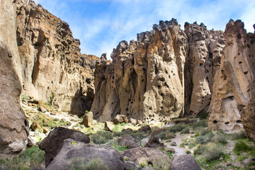 Fototapeta na wymiar Desert Rock Cliffs