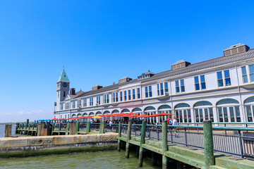 Fototapeta na wymiar Pier A Harbor House. Located where Battery Park meets the Hudson River.