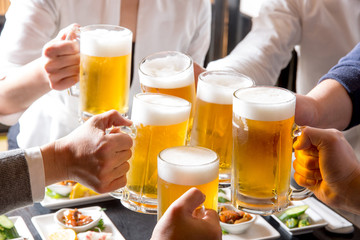 ビールで乾杯 © taa22