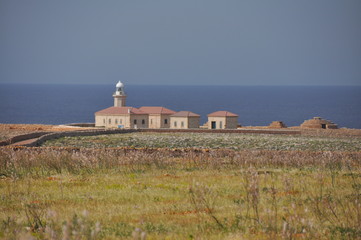 Fototapeta na wymiar Leuchtturm auf spanischer Insel Menorca
