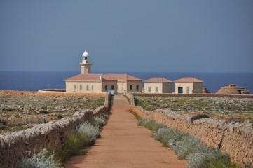 Fototapeta na wymiar Leuchtturm auf spanischer Insel Menorca