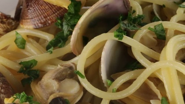 Spaghetti con Vongole