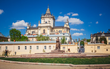 Fototapeta na wymiar St. George Cathedral in Lviv, Ukraine
