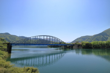 Fototapeta premium 丹沢湖大仏大橋風景