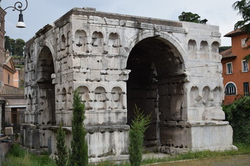 Fototapeta na wymiar arc de janus à rome