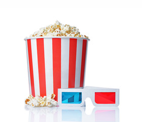 Naklejka premium Large bucket of appetizing salty popcorn with 3d anaglyph glasses