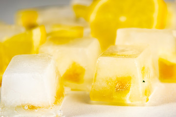 Refreshing ice cubes with lemon
