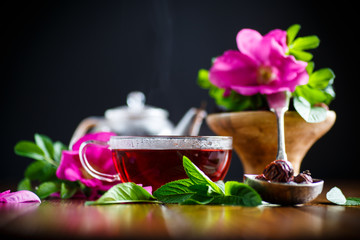 tea made from rose hips with mint