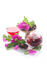 tea made from rose hips with mint