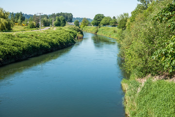 Fototapeta na wymiar Green River In Kent