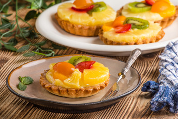 Mixed fruit tart.