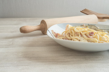 espaguetis a la carbonara