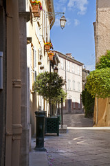 French street and alley