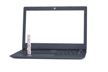 DSGVO Laptop mit weissem Hintergrund