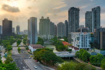Crédence de cuisine en verre imprimé Singapour Horizon de ville le long de la rivière Singapour