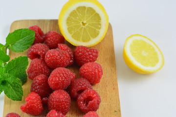 Fototapeta na wymiar Raspberry and lemon