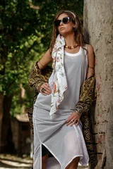 Papier Peint photo autocollant Gitan style de vêtements féminins